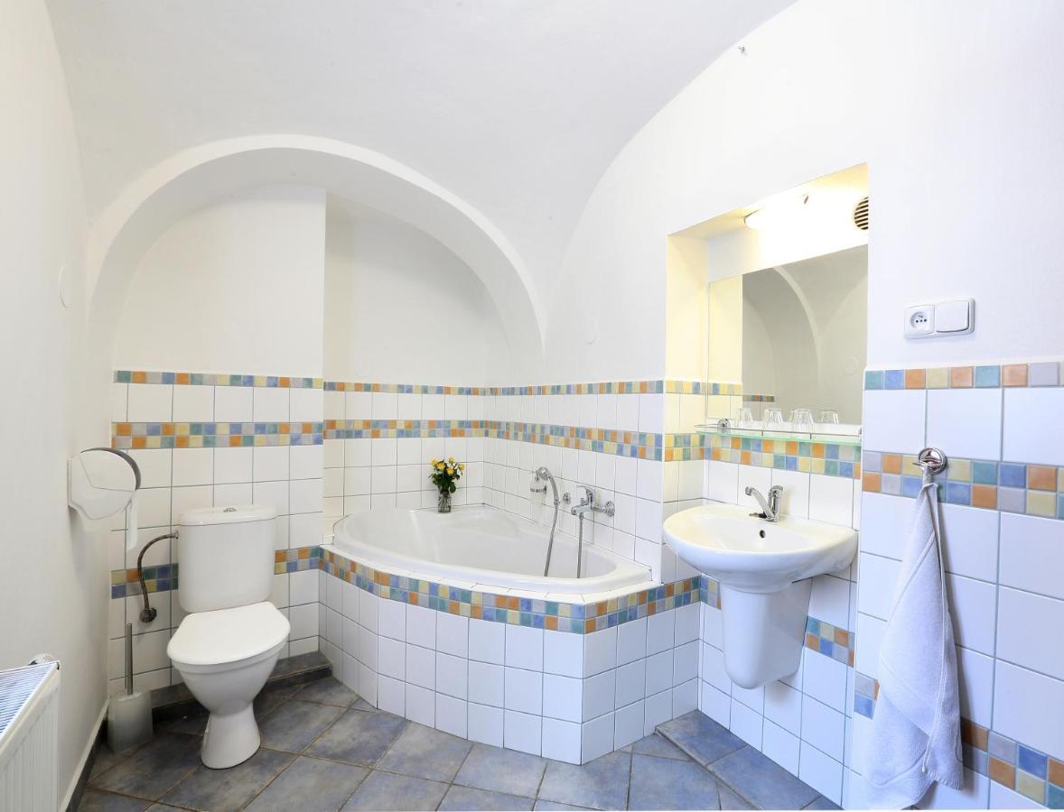 Hotel Penzion Na 15. Poledníku Jindřichův Hradec Exterior foto